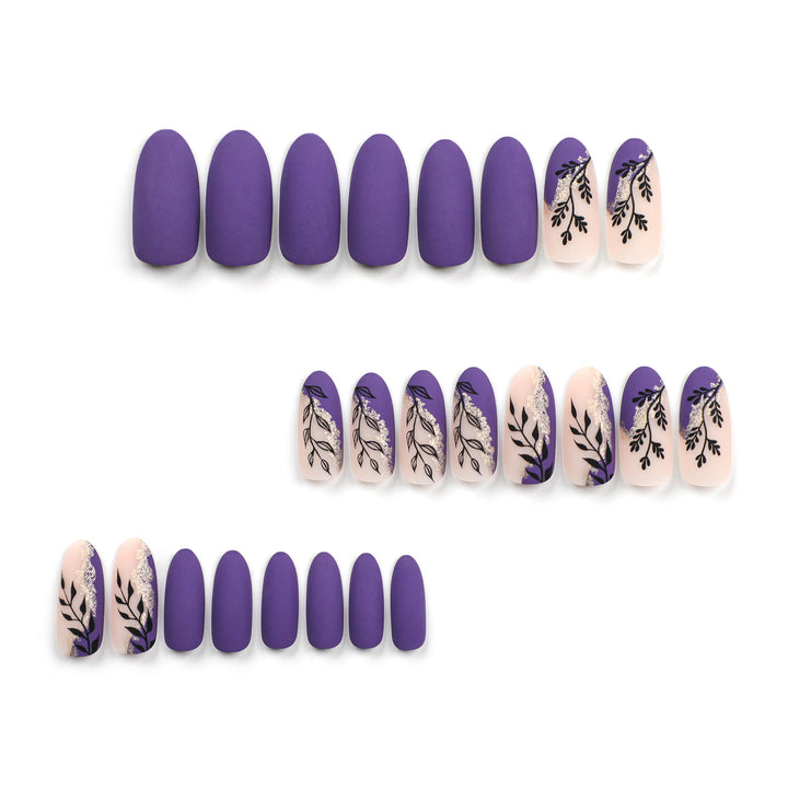 Artfully decorated stiletto nails Kalsten