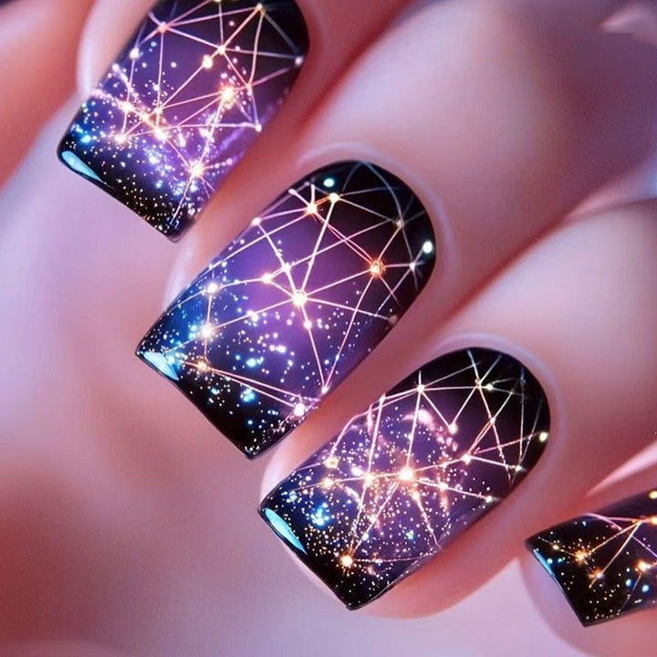 Artificial nails in elegant French tip design Kalsten
