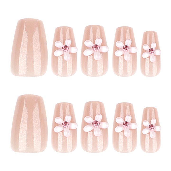 Artful artificial nails with floral accents Kalsten