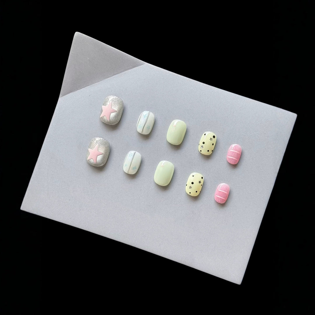 Charming Decorative Press-On Nail Set