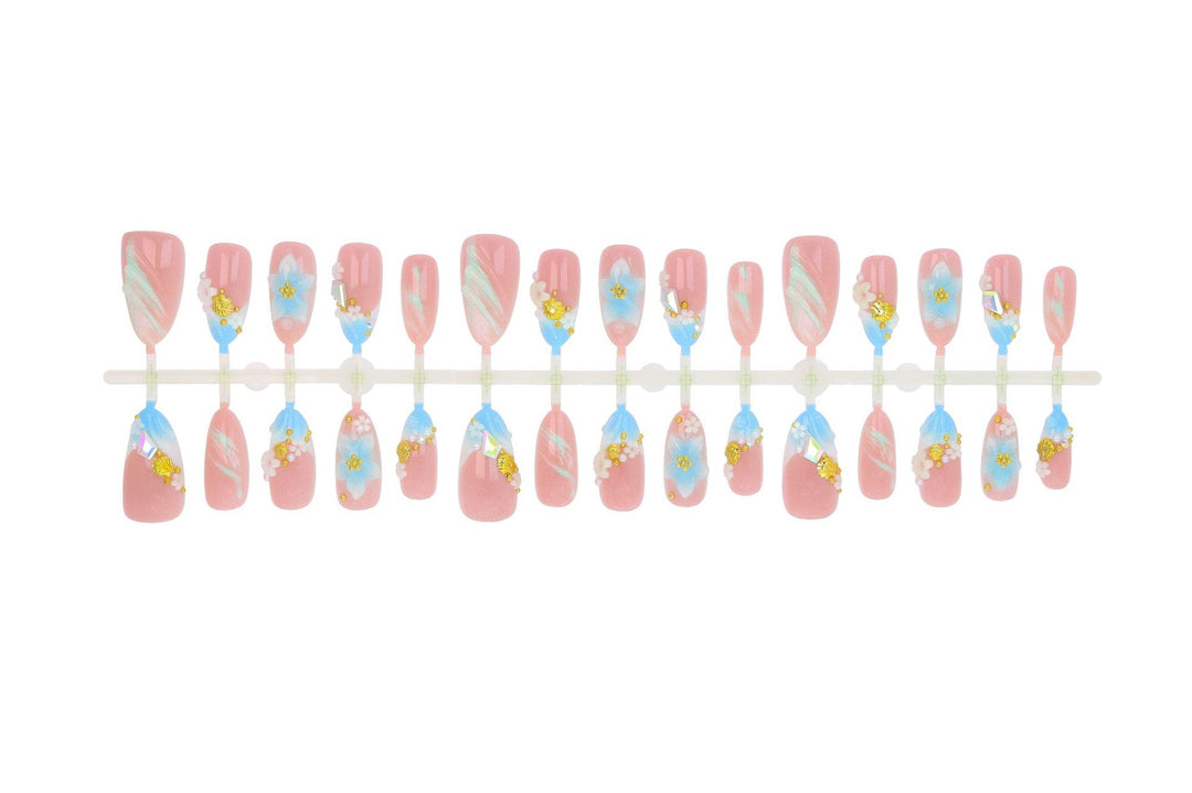 Artificial nail set with elaborate floral accents Kalsten