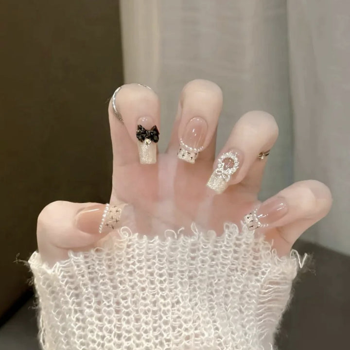 Elegant Press-On Nail Set with Glossy Finish Kalsten
