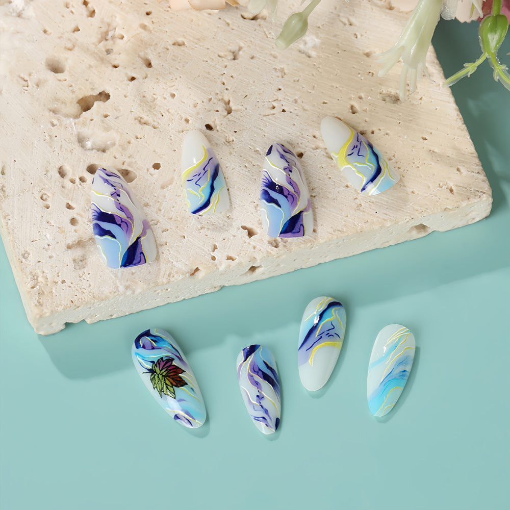Artificial nails in elegant floral design Kalsten
