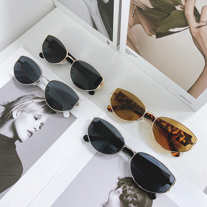 Fashionable Cat-Eye Sunglasses with Golden Frame Kalsten