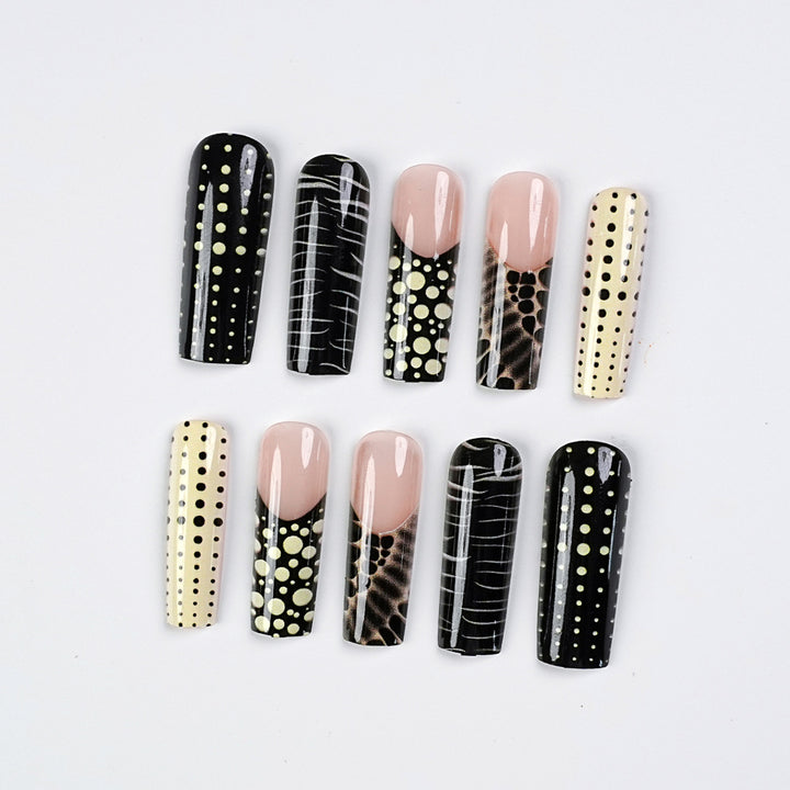 Elegant Press-On Nail Art Kit