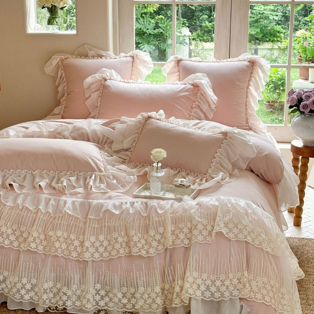 Romantic bedding set with layered lace ruffle and frill edge