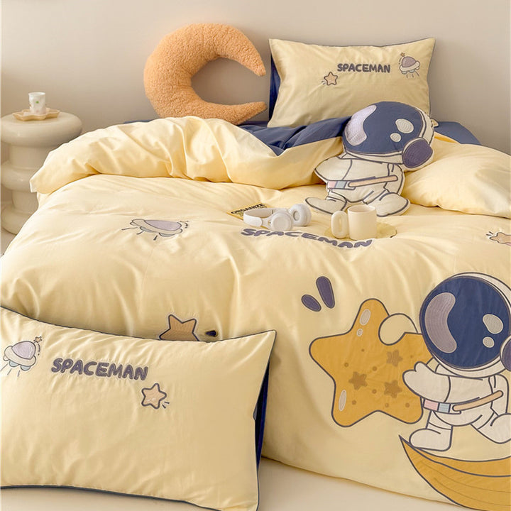 Children's bedding set with playful space bunny design