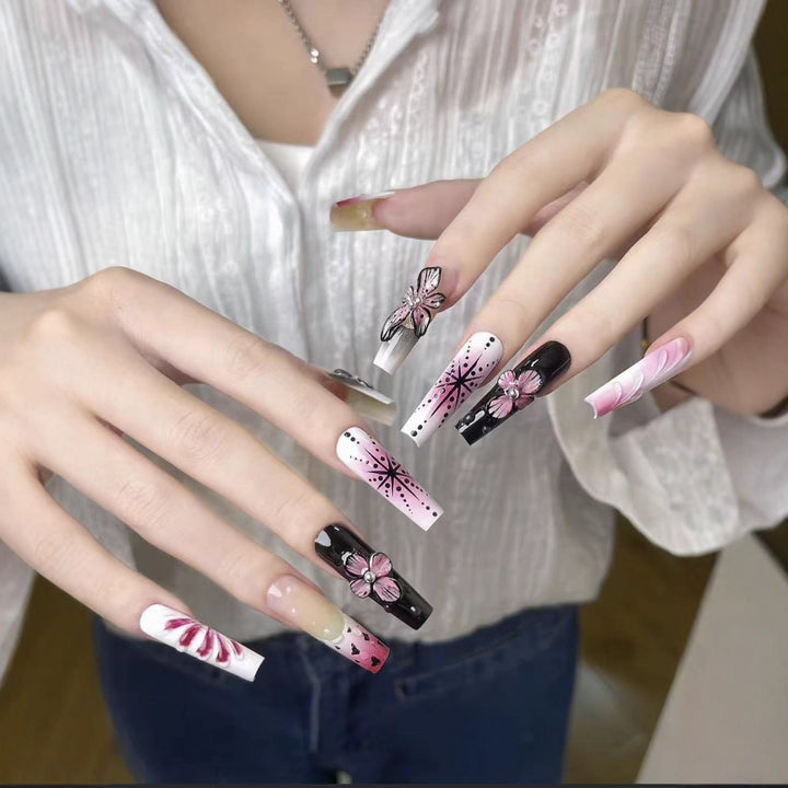 Artistic Floral Nail Art Extensions