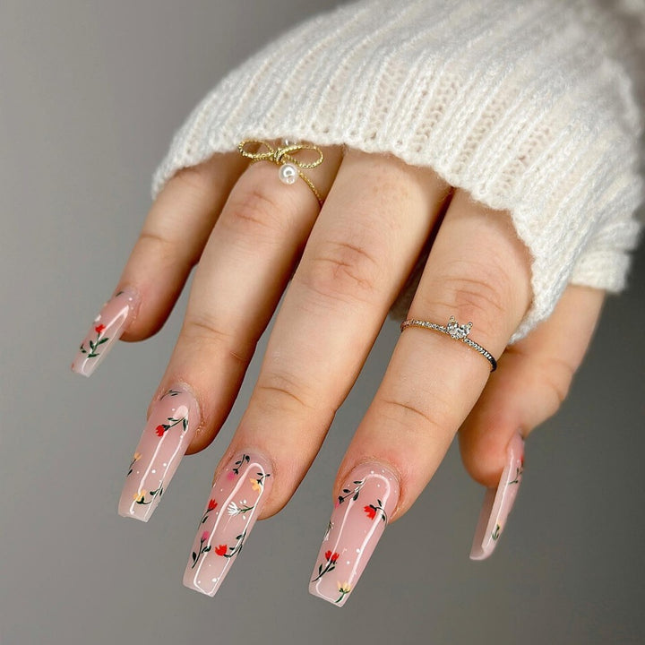 Elegant artificial nails with floral decorations Kalsten