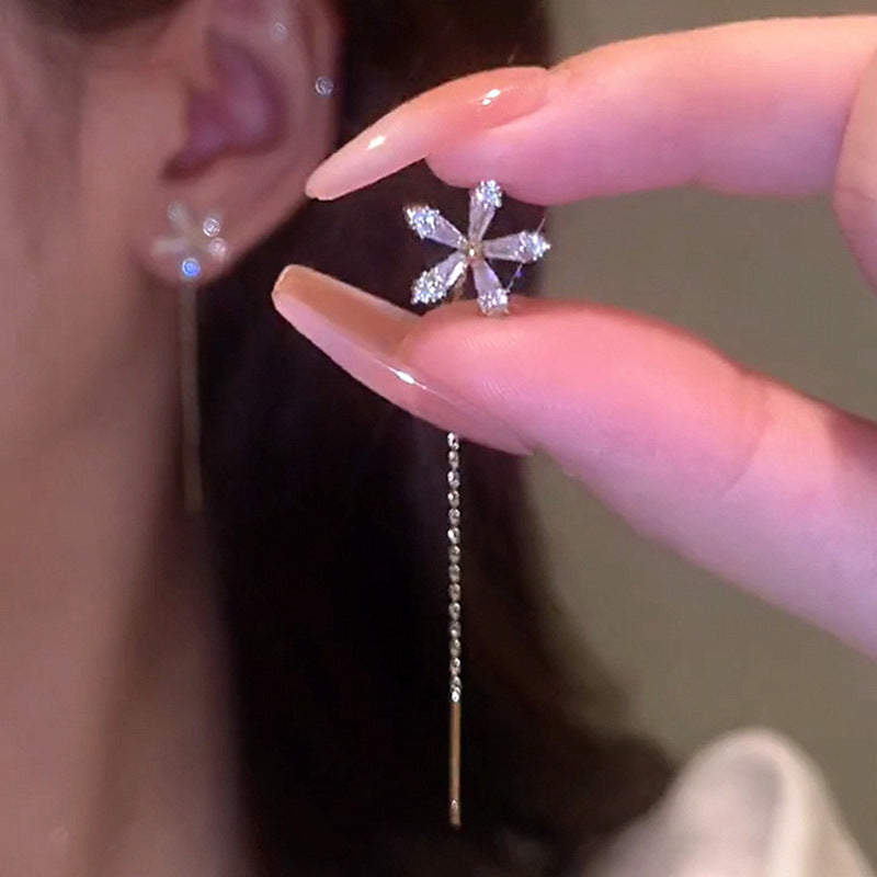 Elegant and Timeless Earrings with Sparkling Crystals Kalsten