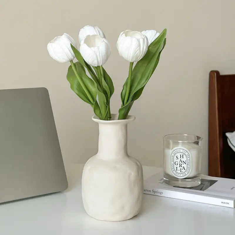 Decorative Realistic Tulip Bouquet