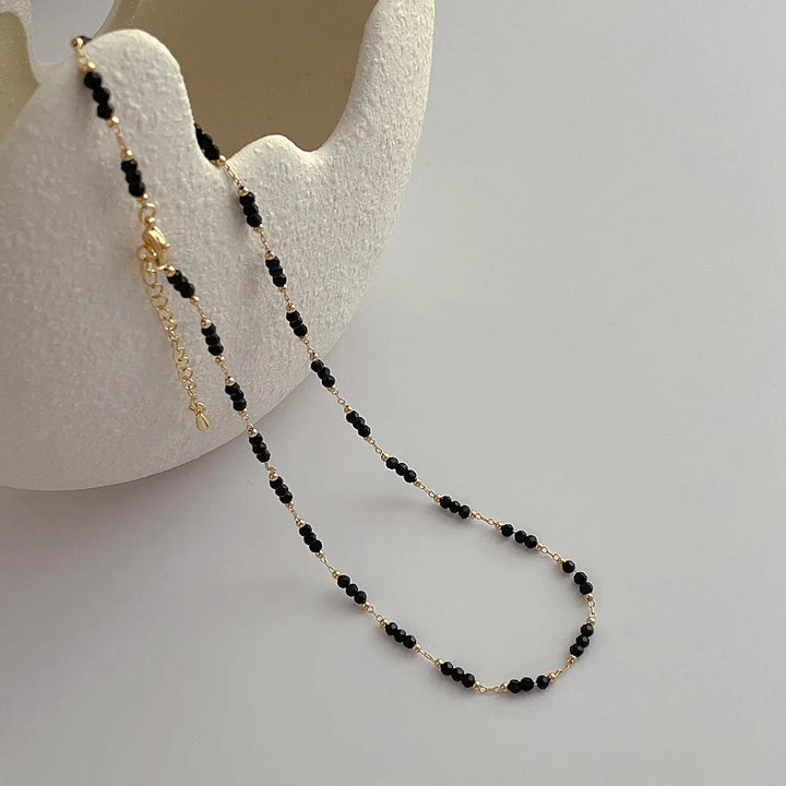Delicate and Stylish Necklace with Sparkling Pearls Kalsten