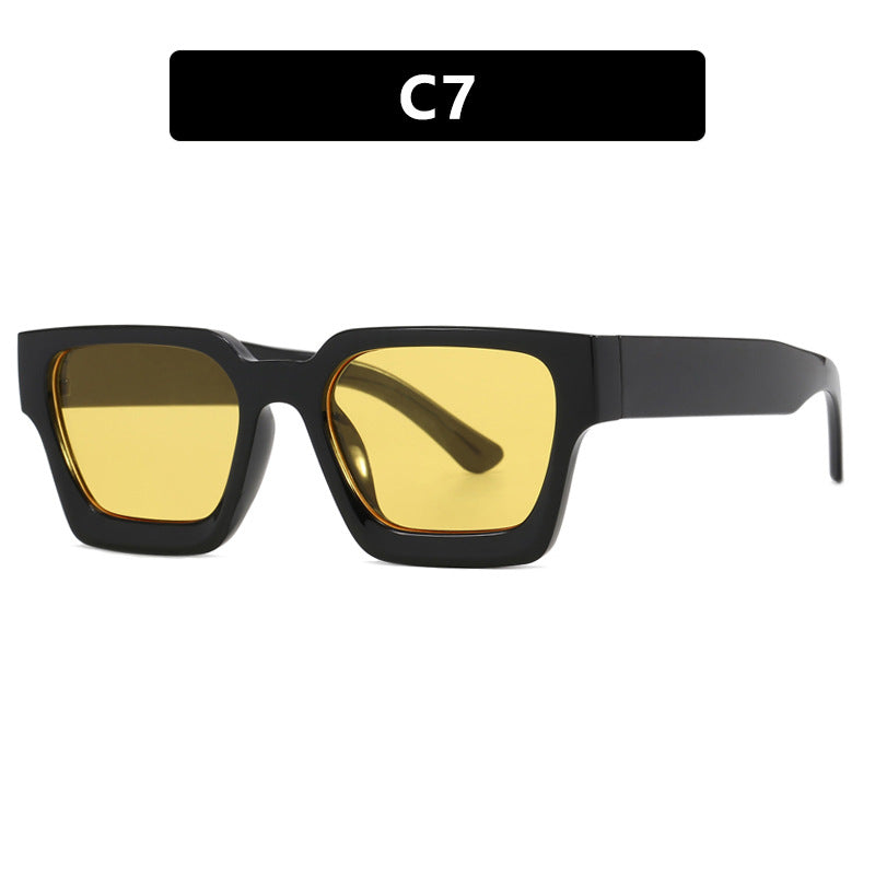 Women's fashionable square reading glasses with transparent frame construction Kalsten