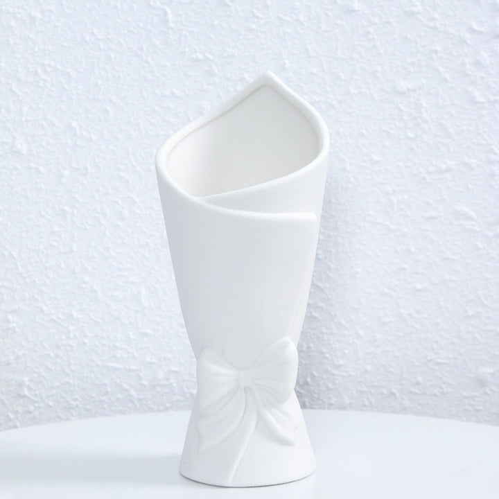 Decorative Bow Vase Kalsten
