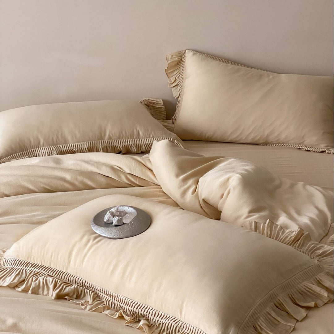 Bedding set made of high-quality cotton percale with gathered ruffle edges