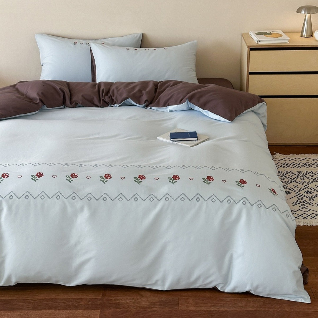 Reversible cotton percale duvet cover set with delicate rose embroidery