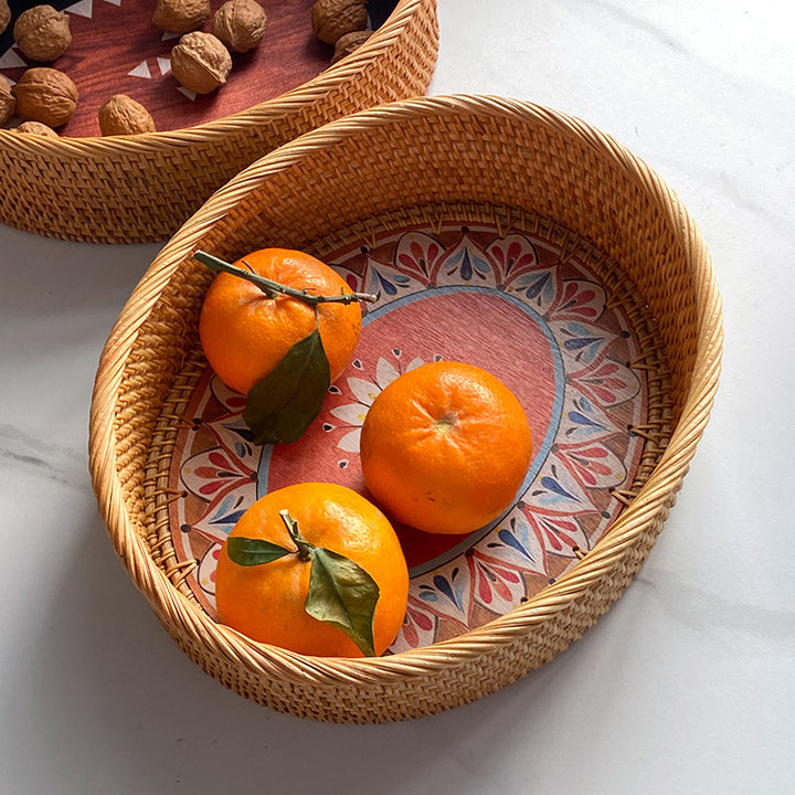 Rustic serving basket with floral details Kalsten