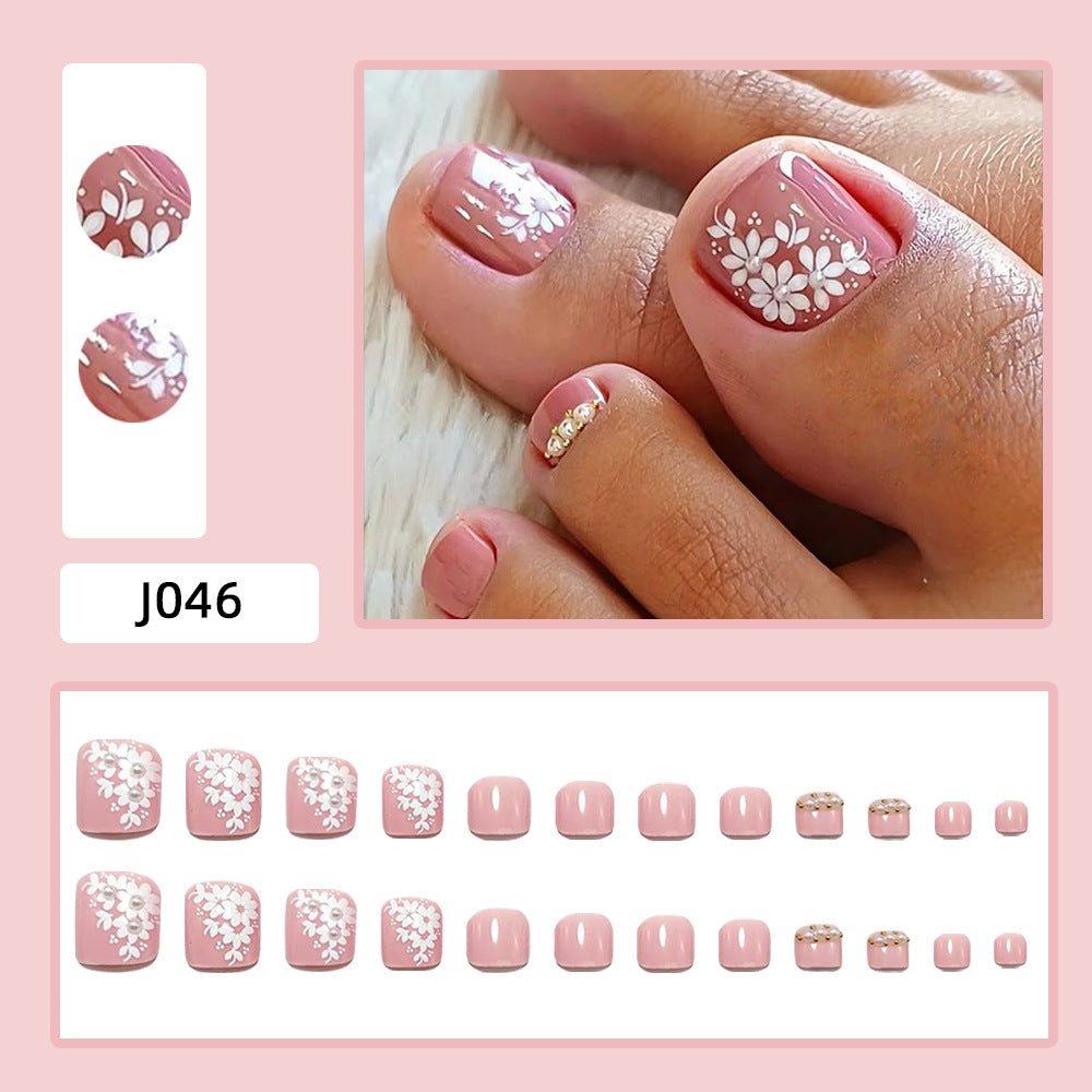 Elegant toenail art Kalsten