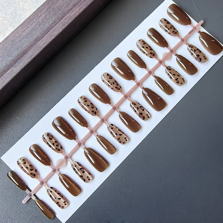 Acrylic Nails in Modern Leo Design Kalsten