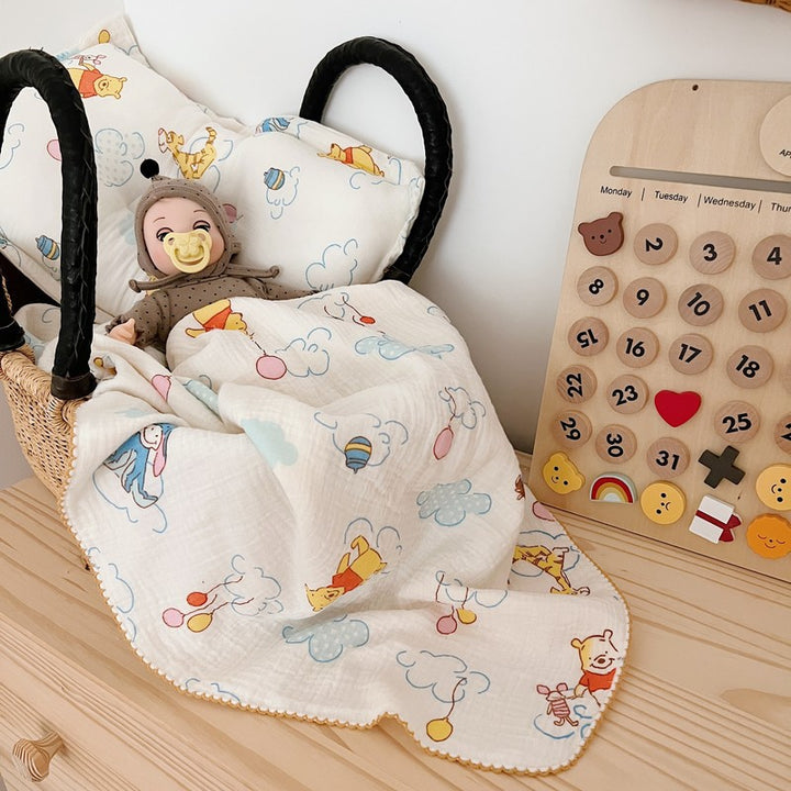 Unisex Cozy Muslin Blanket with Cheerful Winnie Pooh Motif Kalsten