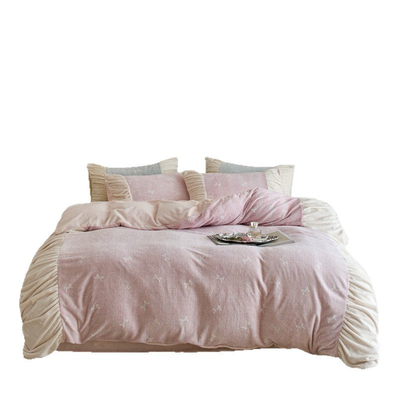 Reversible bedding set made of soft microfiber with ruffle and star pattern