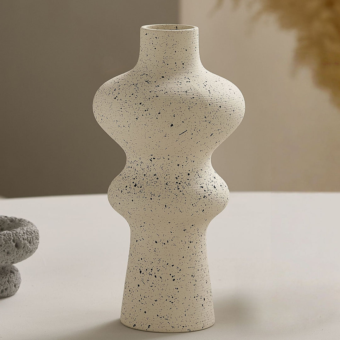 Elegant and Artistic Ceramic Vase Kalsten