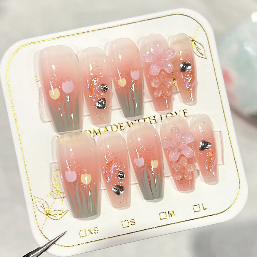 Artistic acrylic nails with floral design Kalsten