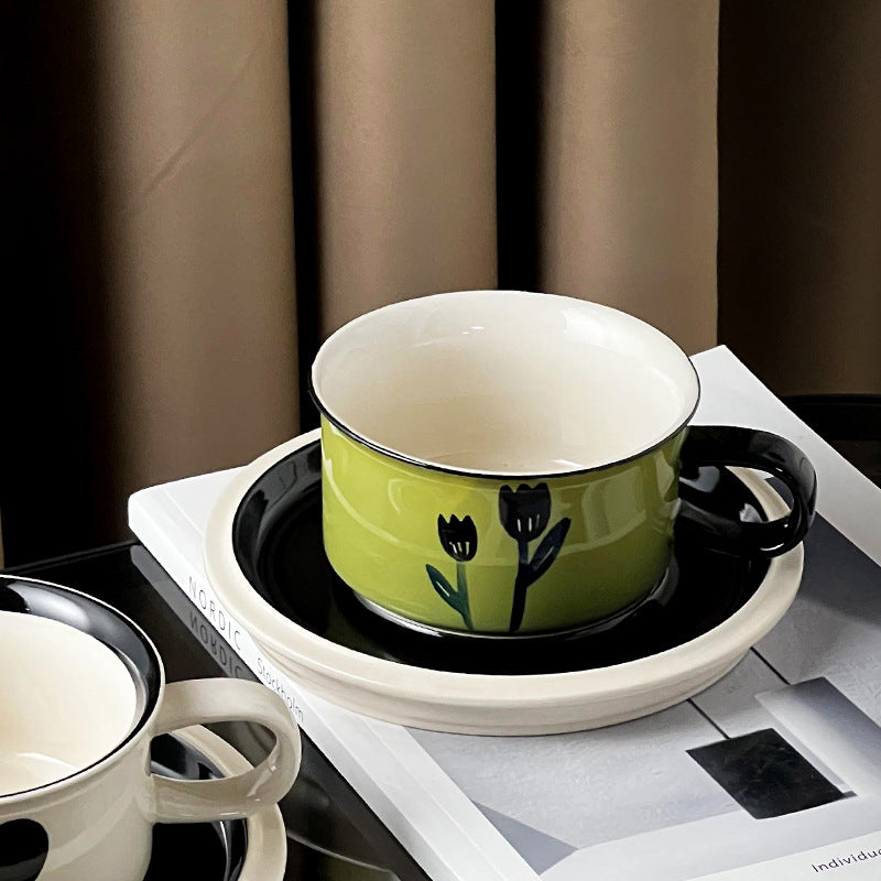Ceramic cup set with saucer and modern floral print