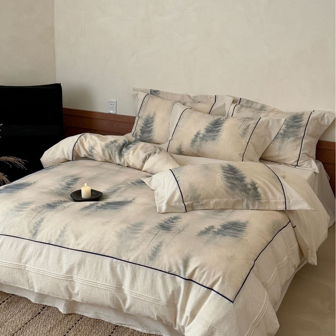 Bedding set made of high-quality cotton satin with subtle forest watercolor print and contrasting piping