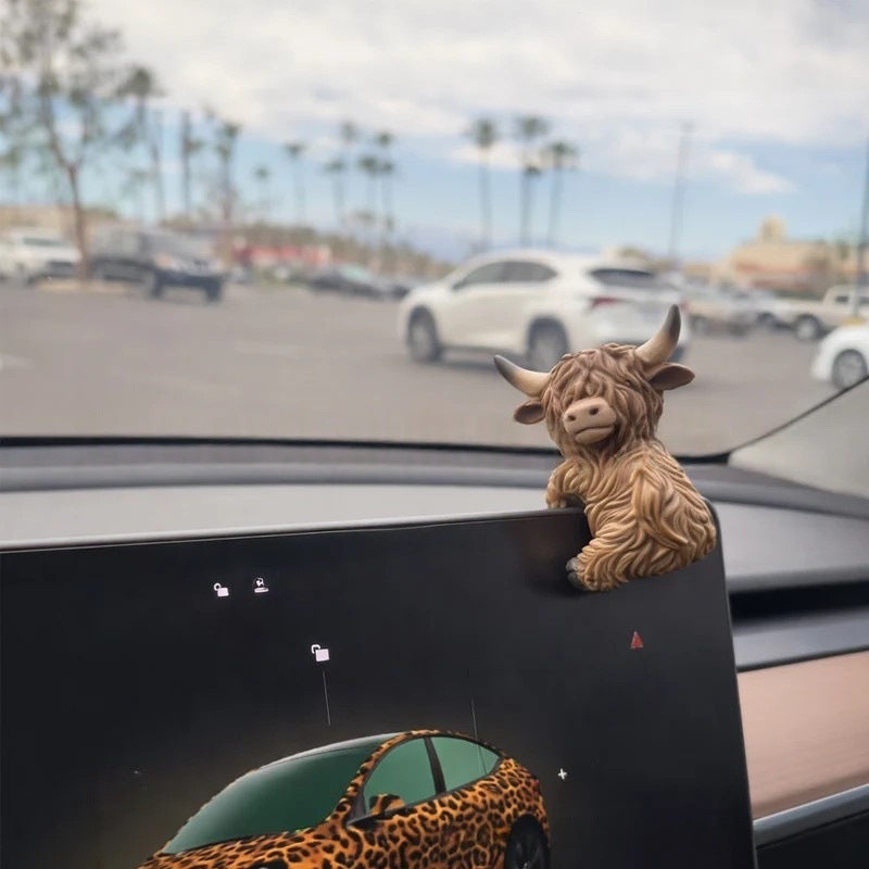 Highland Cow Dashboard Figurine Kalsten