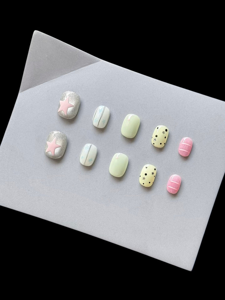 Charming Decorative Press-On Nail Set