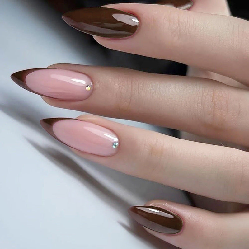Artificial nail set with glamorous high gloss designs Kalsten