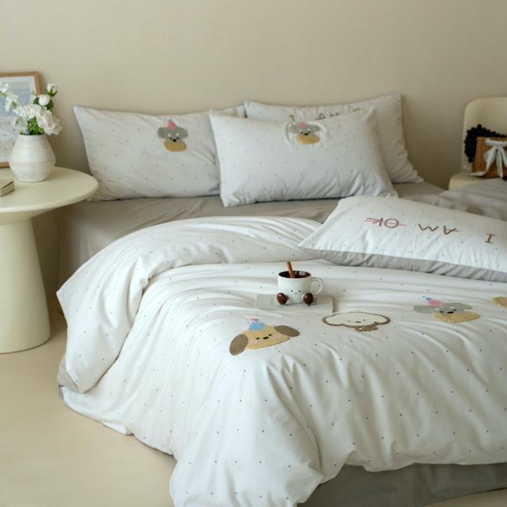 Kids' bedding set with embroidered cute animal appliqués