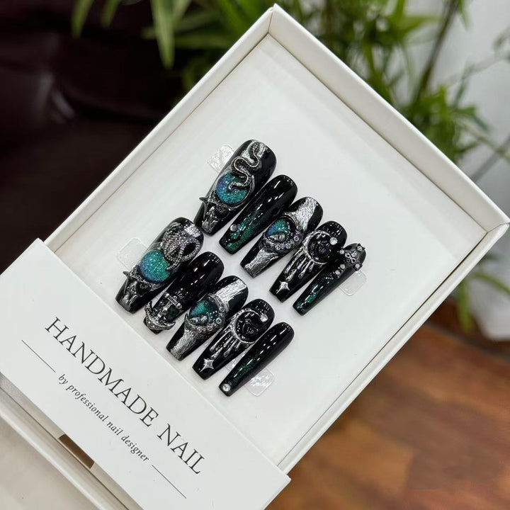 Artistic Press-On Nail Art Set with Enchanting Designs