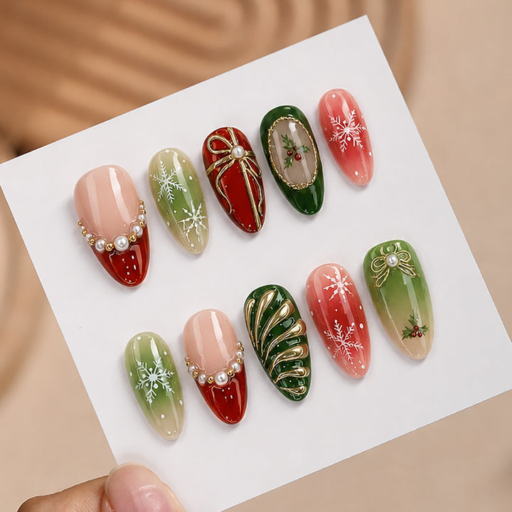 Artificial nail set with festive Christmas designs Kalsten