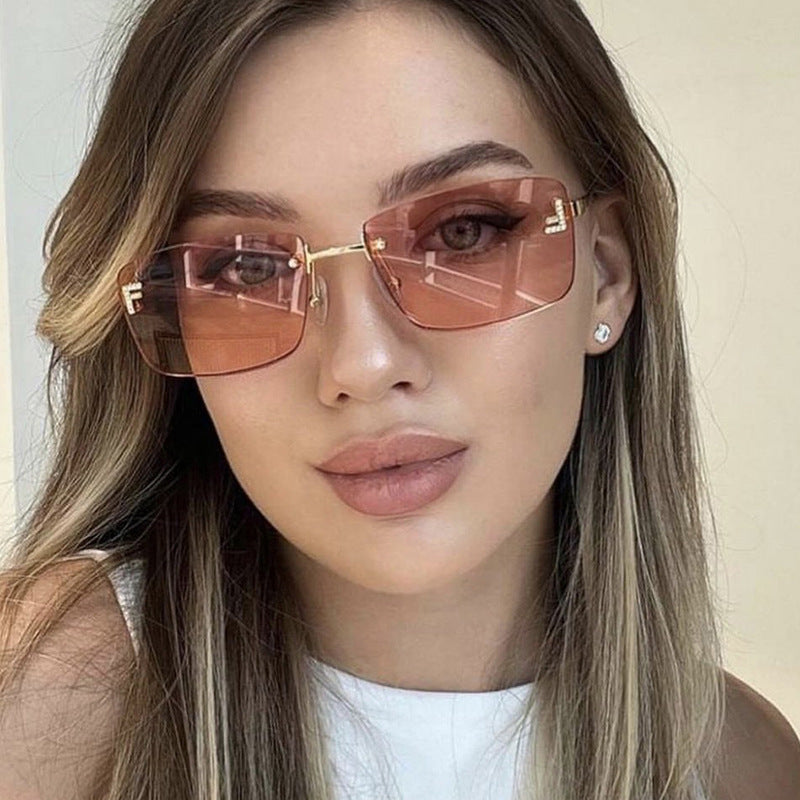 Ladies square sunglasses with elegant golden frame and stylish lenses Kalsten