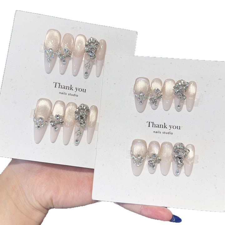 Elegant application of artificial nails Kalsten