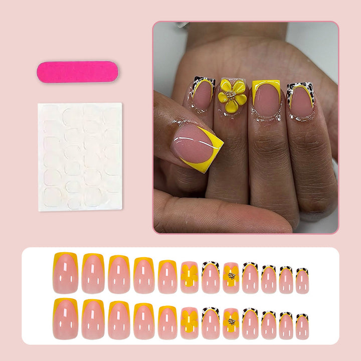 Nail art set with cheerful floral and animal designs Kalsten