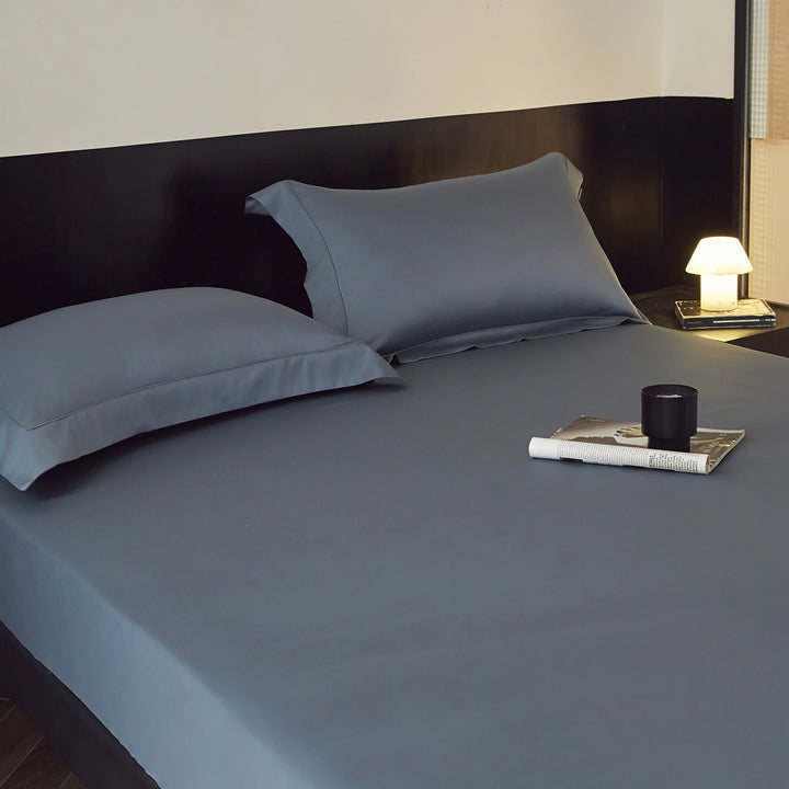 Premium bedding set with fitted sheet and Oxford pillowcases