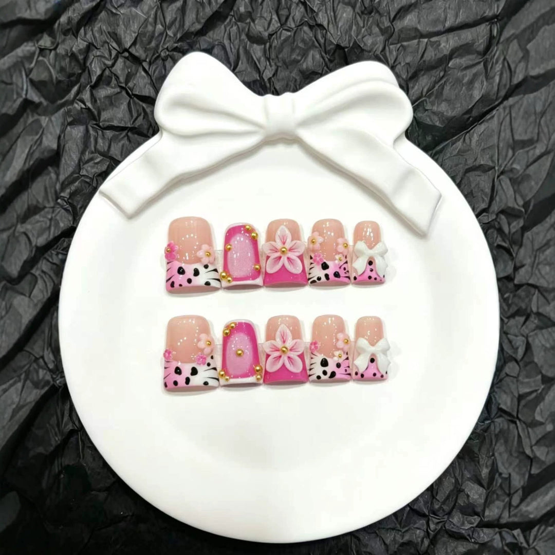 Artistic Floral-Themed Press-On Nail Art Set