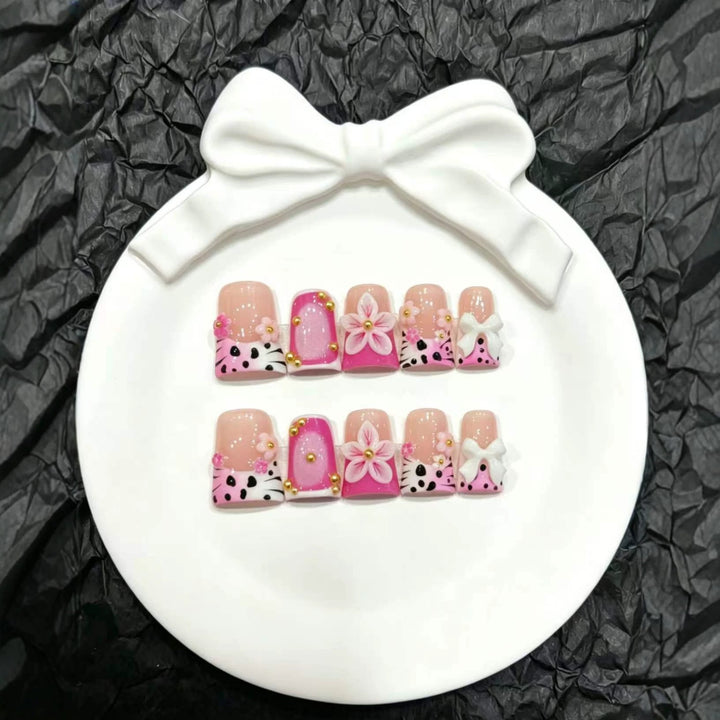 Artistic Floral-Themed Press-On Nail Art Set