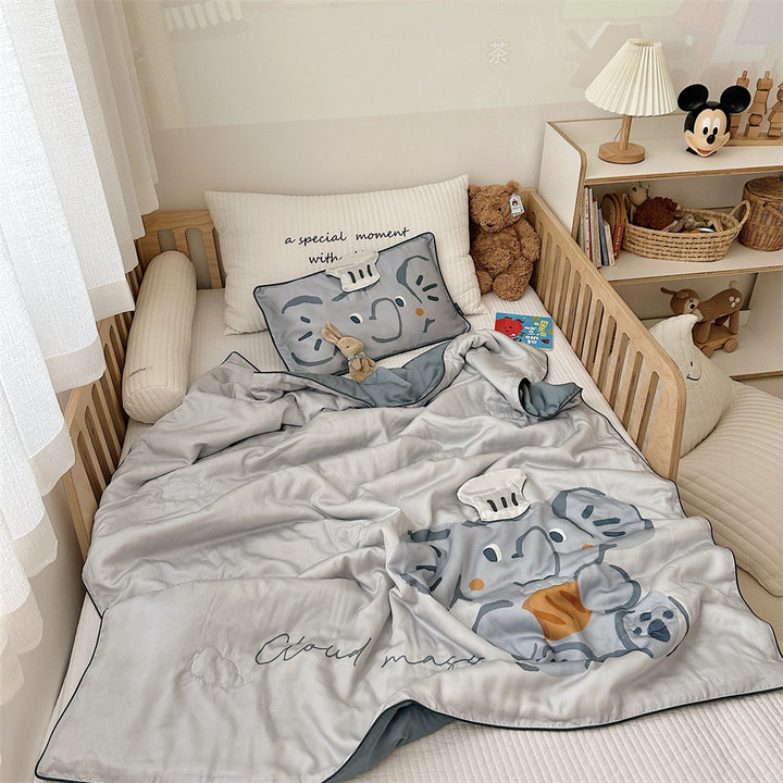 Reversible children's bedding set made of soft microfiber with large teddy bear print and quilted blanket