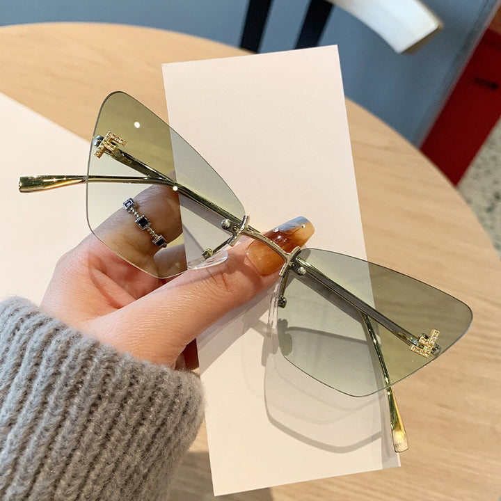 Womens Cat-Eye Sunglasses in modern design with innovative frame Kalsten