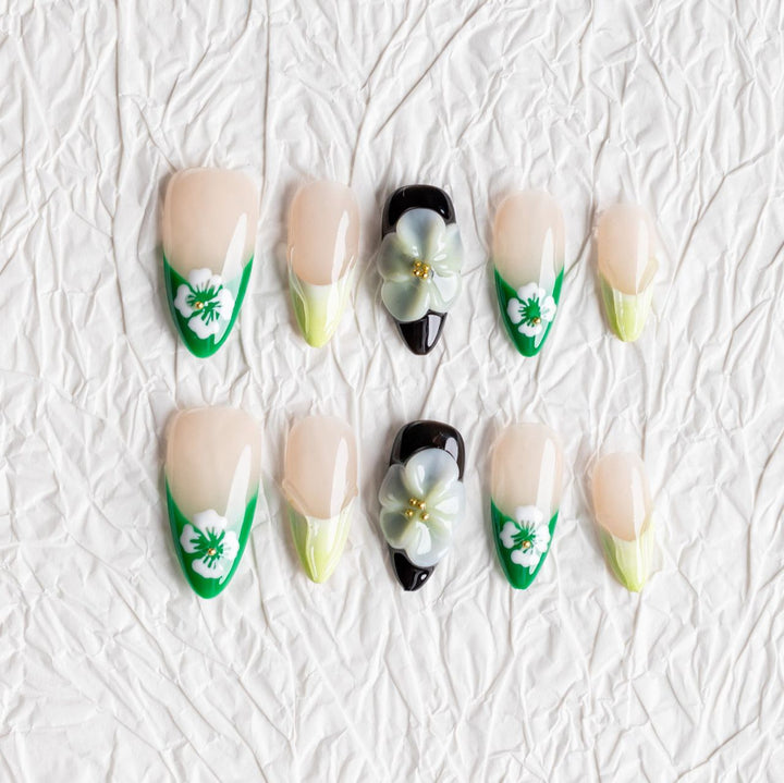 Floral Art Press-On Nail Design