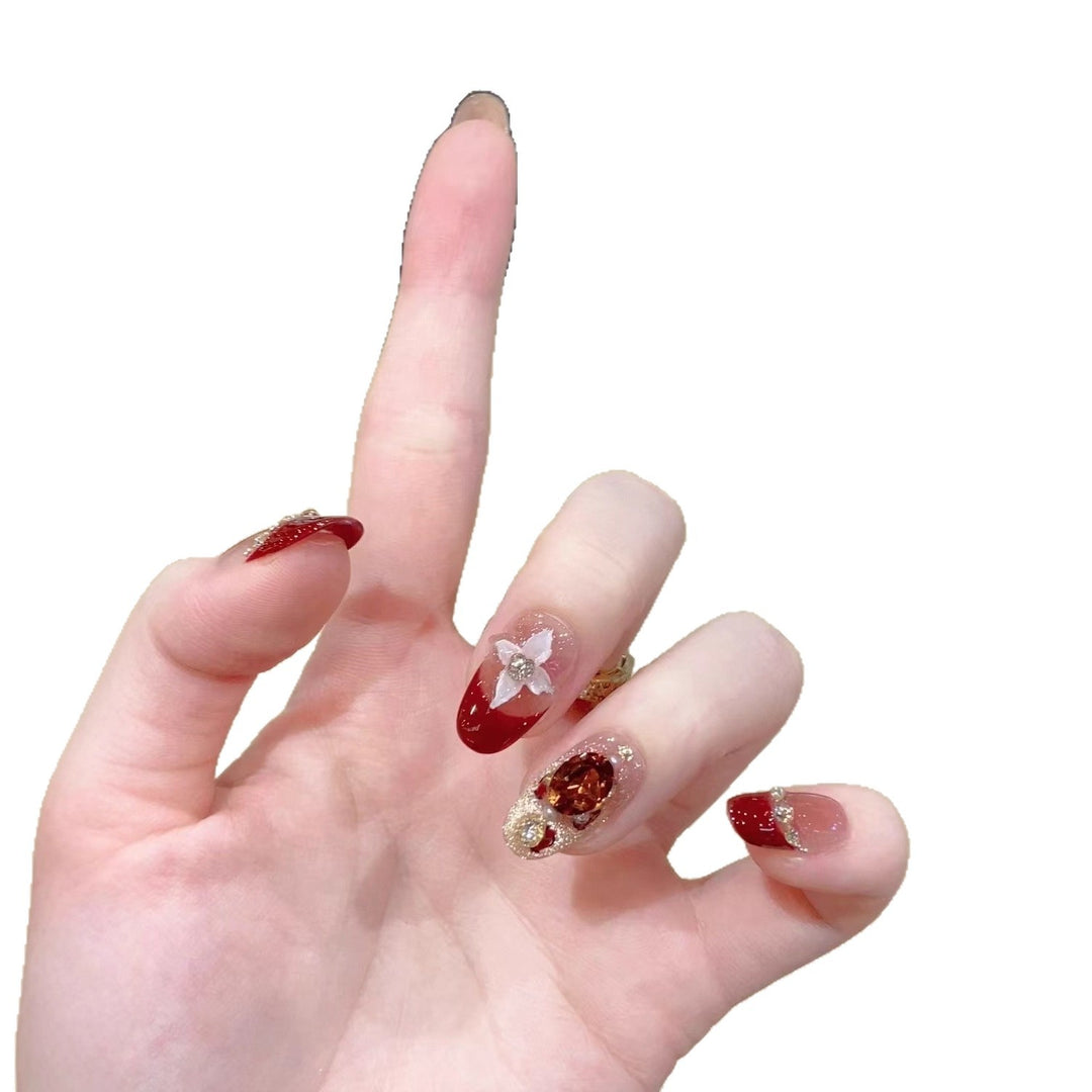 Artistic Holiday-Themed Nail Art Extensions