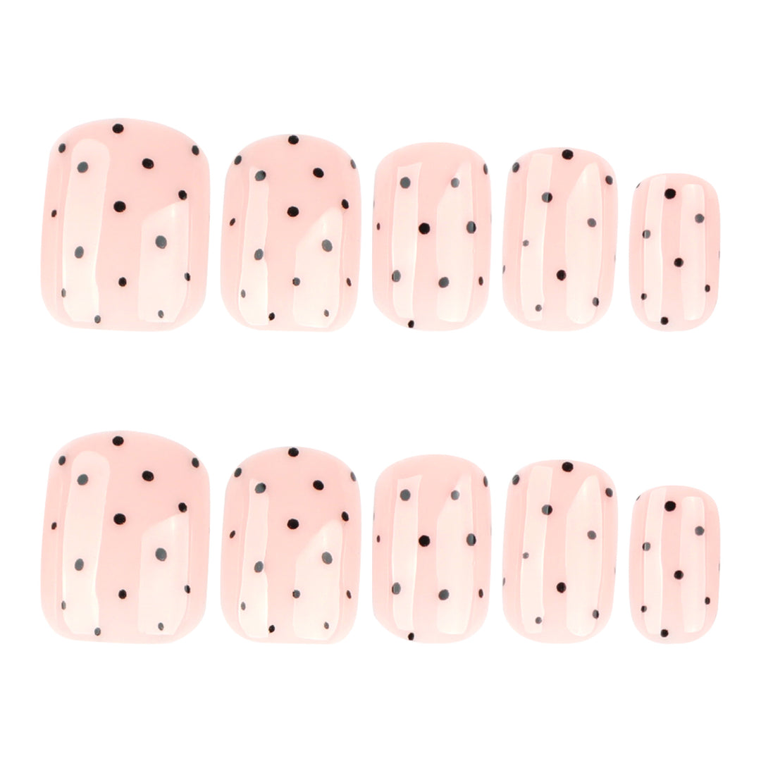 Artful Nail Art with Modern Dot Patterns Kalsten