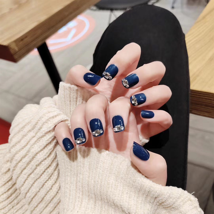 Elegant French Tip Press-On Nail Art