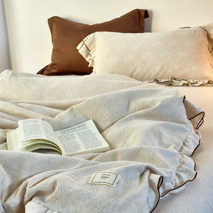 Cotton-linen bedspread and pillow set with diamond quilting and ruffle