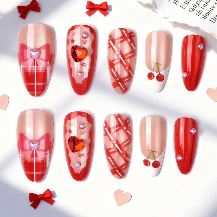 Acrylic nail set with glamorous golden accents Kalsten