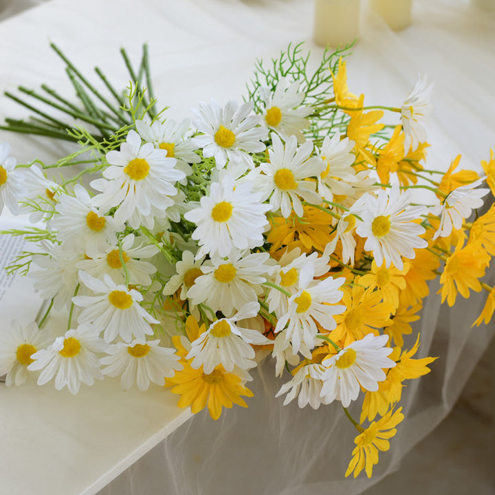 Lifelike Daisy Floral Bouquet